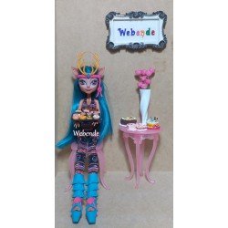 Isi Dawndancer Monster High